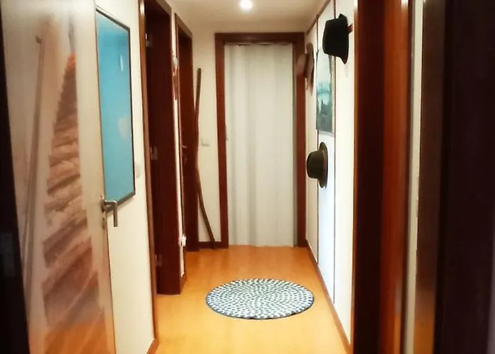 Familiar No Centro De Gaia *